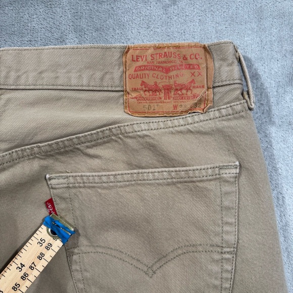 Levis 501 Jeans Mens 36x32 Khaki Cotton Straight Fit Denim Button Fly Workwear - Picture 11 of 12